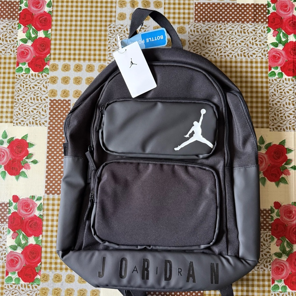 Jordan Large Unisex Cargo Black Adjustable Straps Multi-Compartment Backpack NWT - Picture 2 of 11